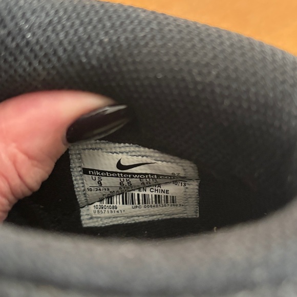 Nike Black Women's Wedge Sneakers - Picture 8 of 11